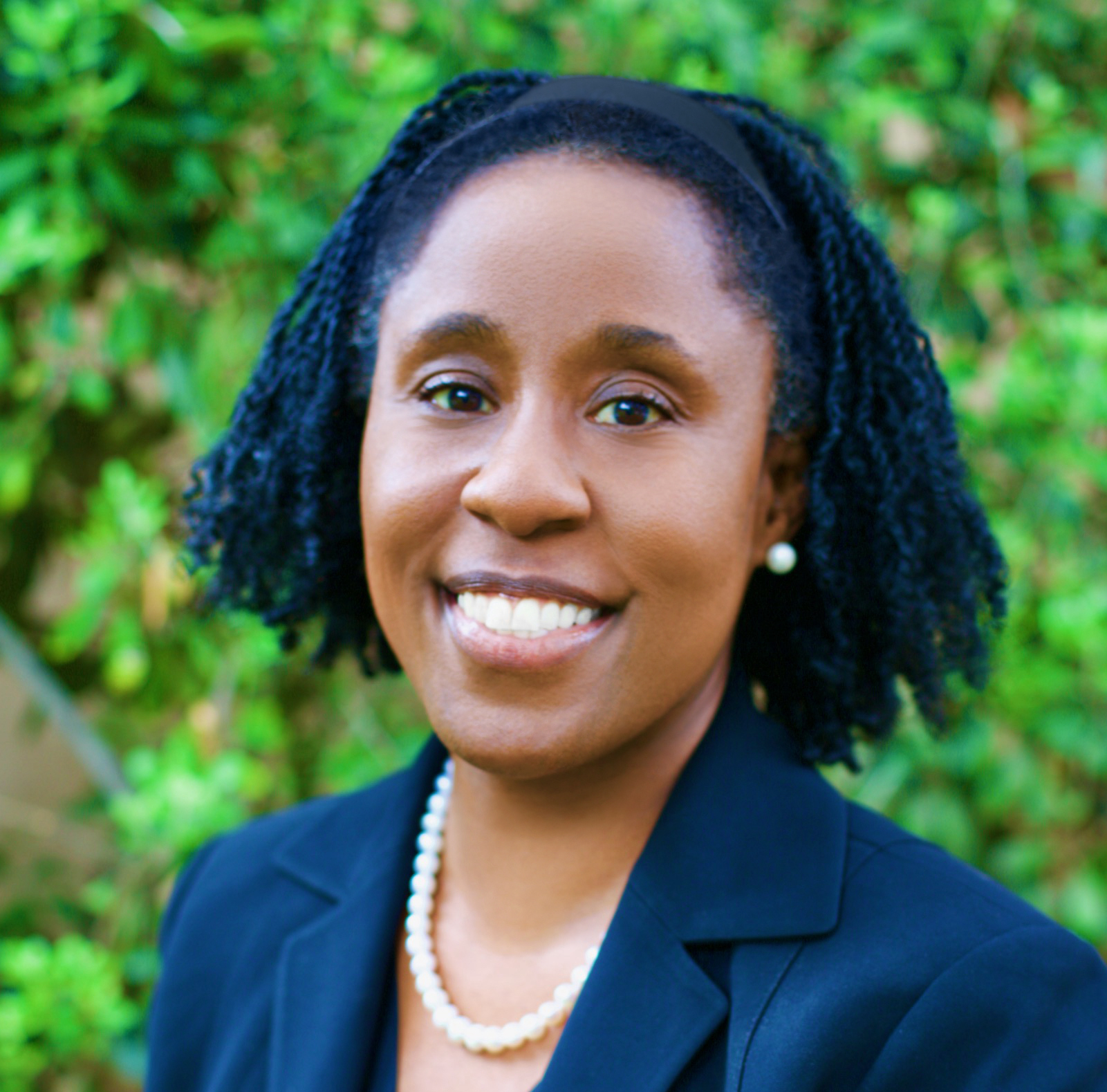 Headshot of Daryl-Lynn Roberts