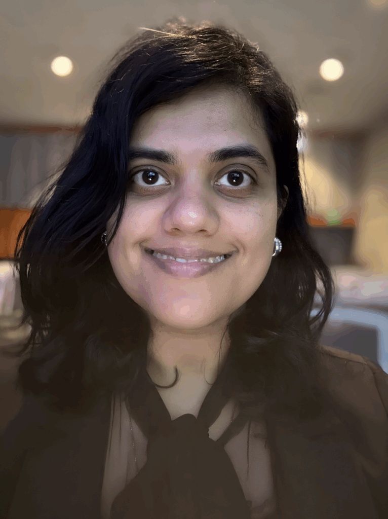 Mansi Thakar Headshot